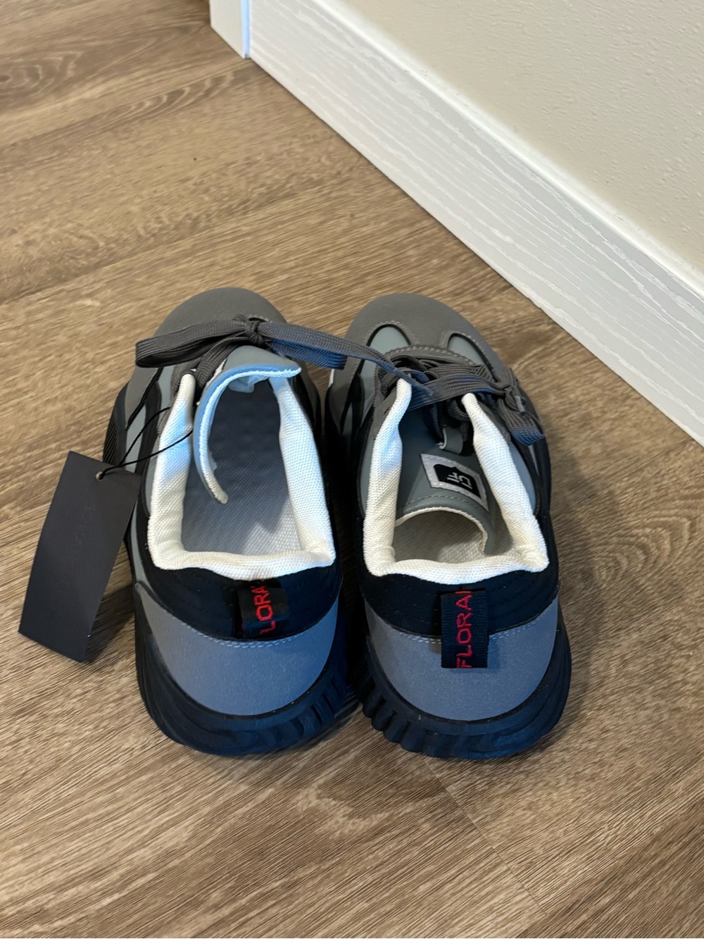 De Florence Vintage Sneakers I NWT I Size 10 - Picture 4 of 6